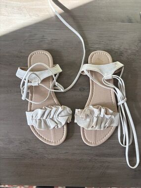 Women’s Cream Ruffle Lace Up Flat Sandals Size 41 NWOT
